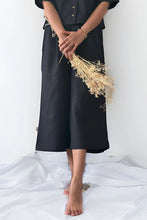 Load image into Gallery viewer, Multi Pocket Hemp Wide Leg Pants | Truffle
